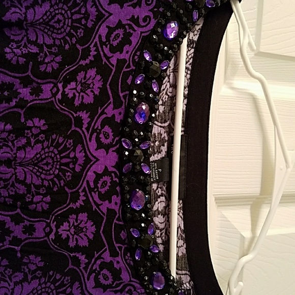 Rhinestone outlined top - Picture 3 of 4